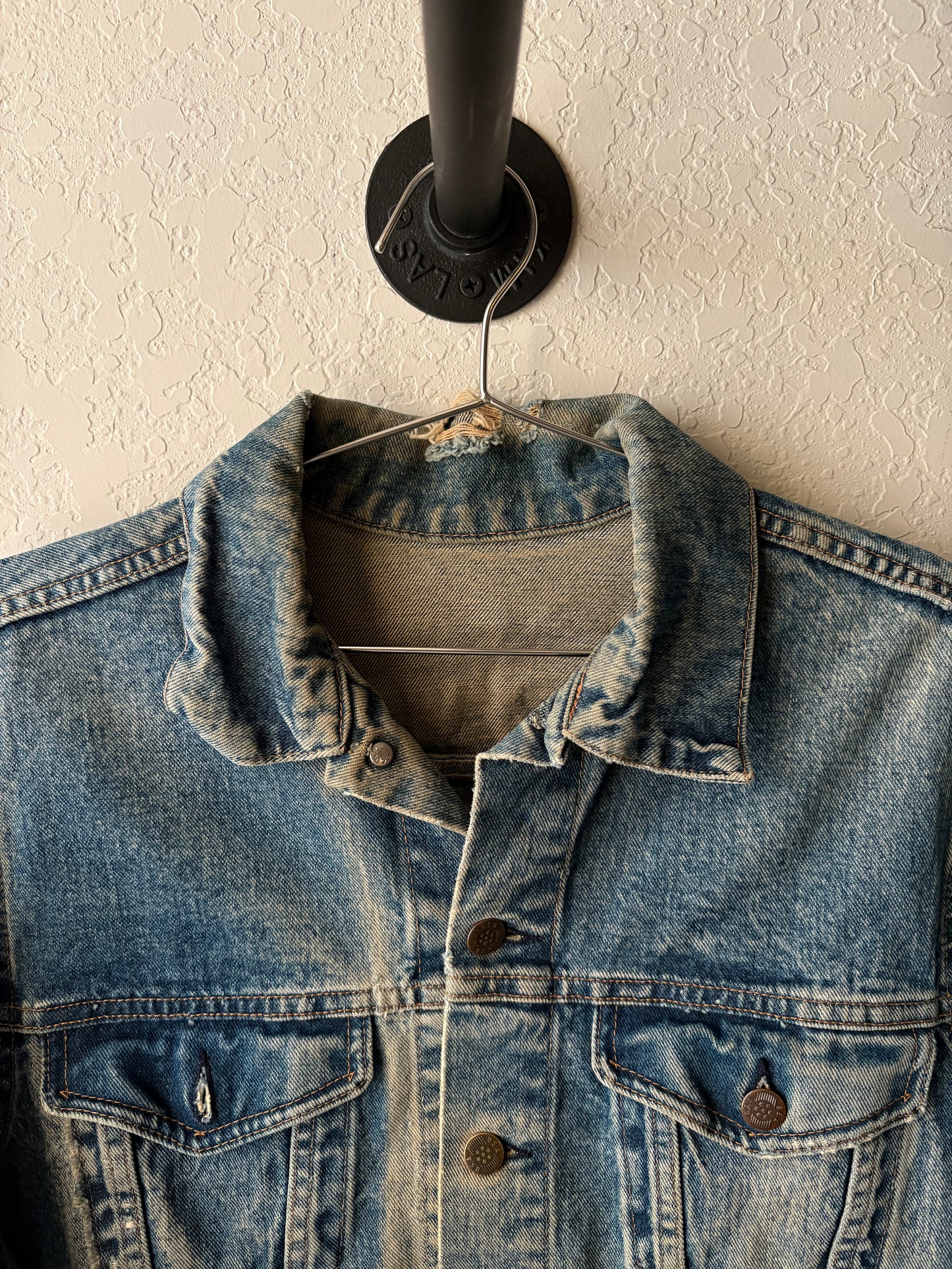 Vintage Faded and Thrashed Unbranded Denim Jacket : Medium