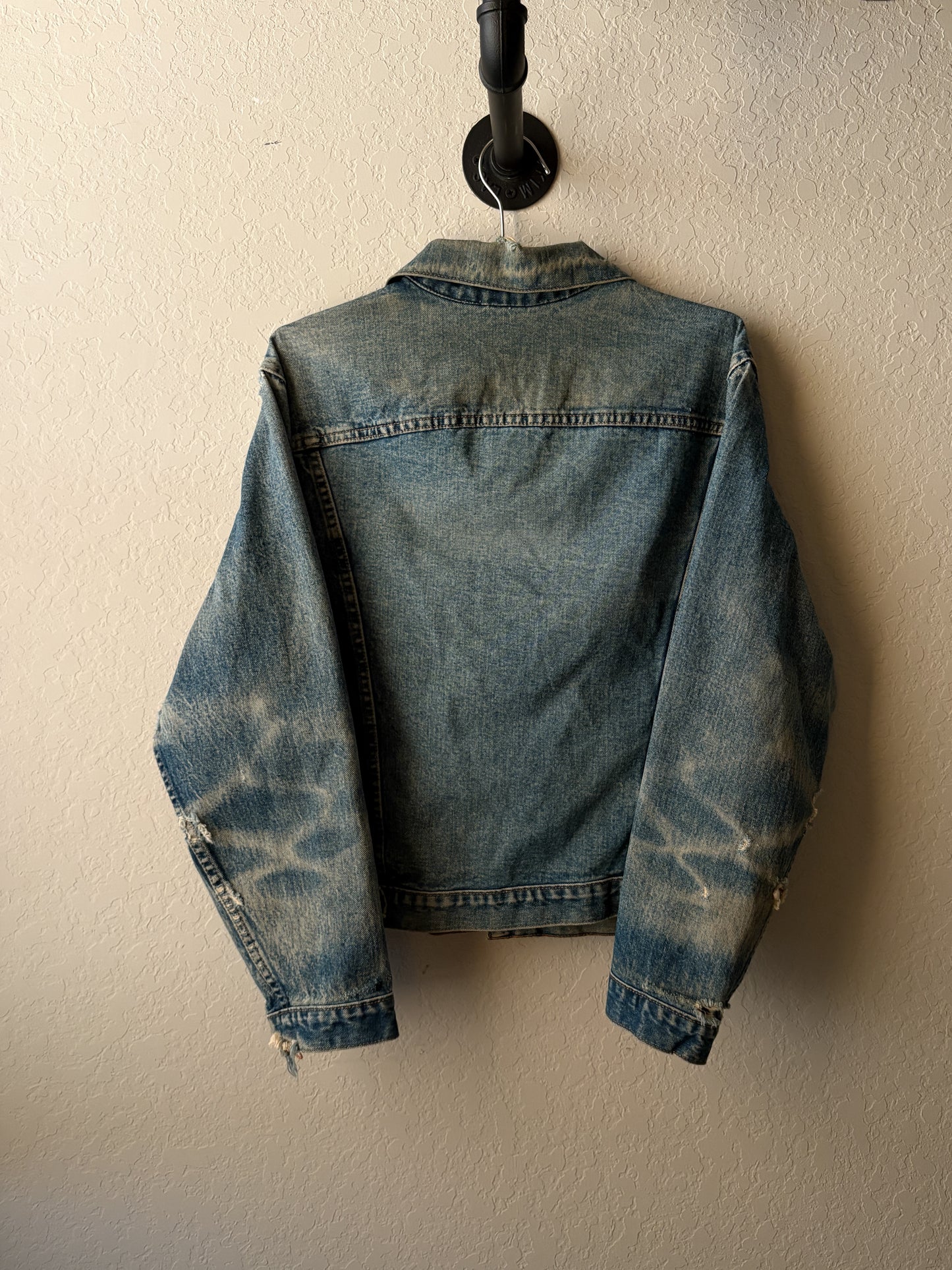Vintage Faded and Thrashed Unbranded Denim Jacket : Medium