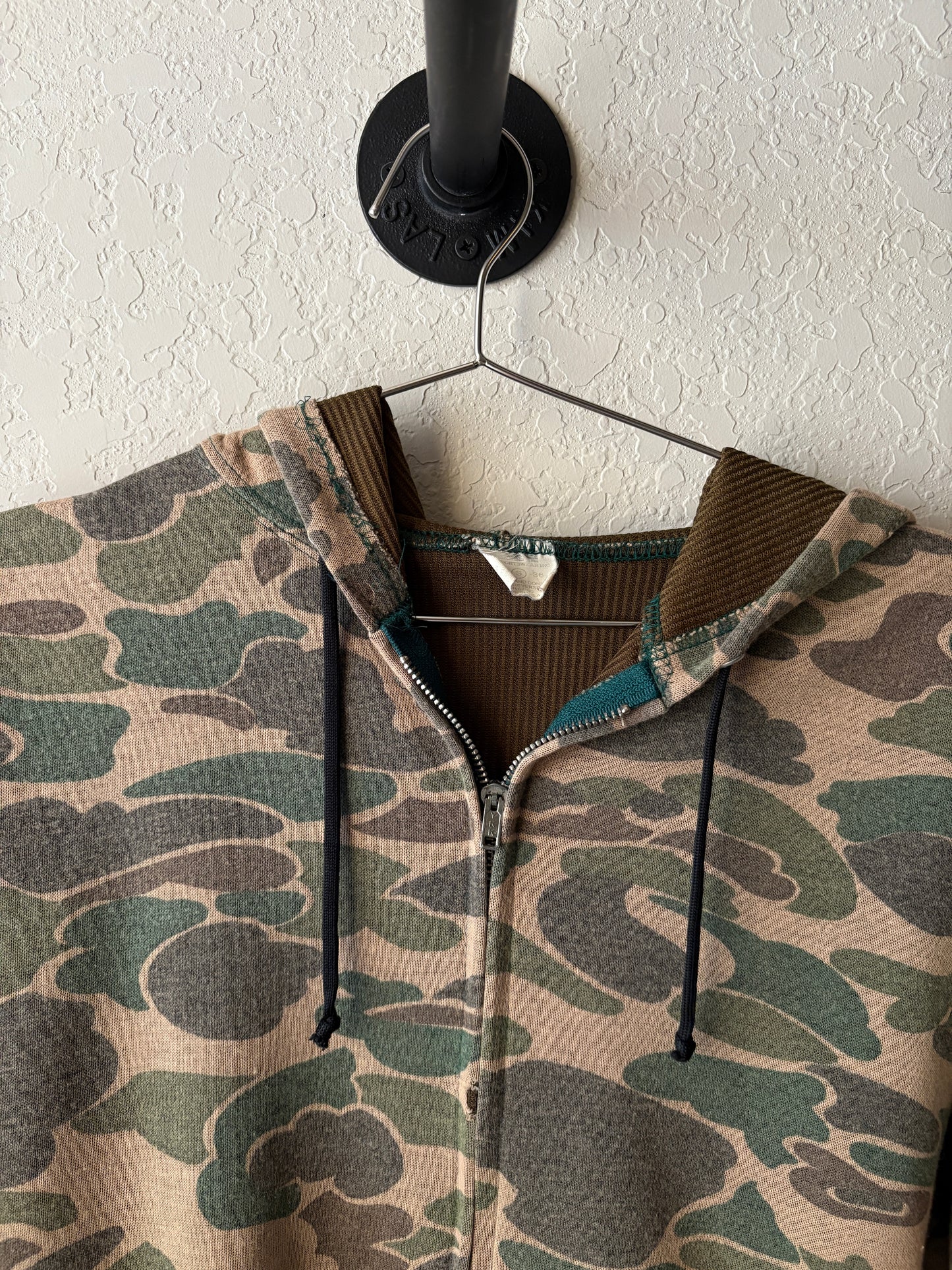 Vintage Faded and Thrashed Camo Zip Up Hoodie : Small